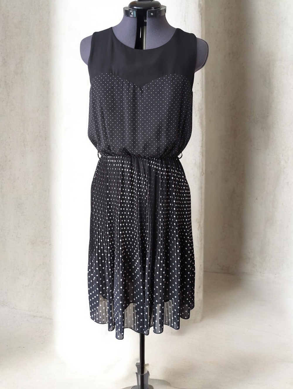 Black / White small Polka-dot dress